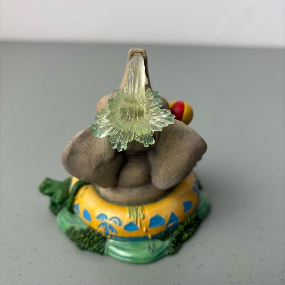 Elephant Figurine Having a Ball Peanut Pals VTG 1996 Tom Newsom Waterplay Frog - Picture 4 of 8